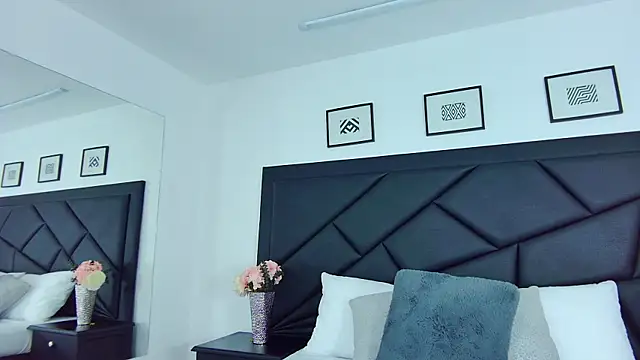 SophieCarther online show from February 12, 2025, 4:44 pm