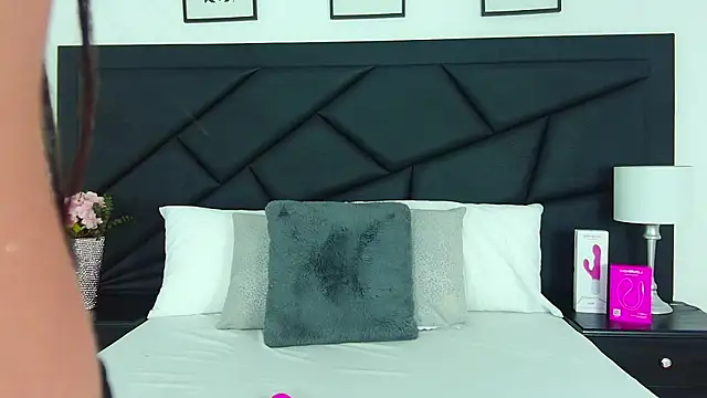 SophieCarther online show from March 19, 2025, 4:45 pm