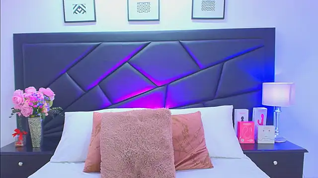 SophieCarther online show from November 9, 2025, 12:47 pm