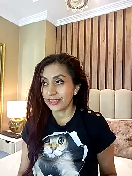 Snapshot of MonicaMoret chatting on February 13, 2025, 12:11 pm MonicaMoret online show from February 13, 2025, 12:11 pm