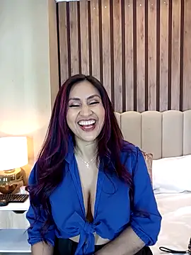 Snapshot of MonicaMoret chatting on March 10, 2025, 3:20 pm MonicaMoret online show from March 10, 2025, 3:20 pm