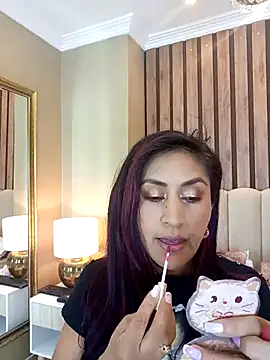 Snapshot of MonicaMoret chatting on March 19, 2025, 12:12 pm MonicaMoret online show from March 19, 2025, 12:12 pm