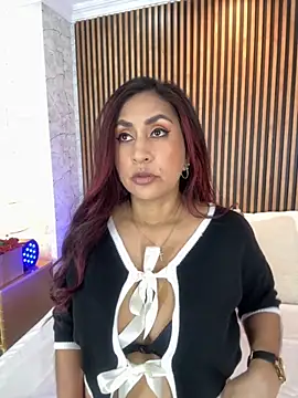 Snapshot of MonicaMoret chatting on September 25, 2025, 12:20 pm MonicaMoret online show from September 25, 2025, 12:20 pm