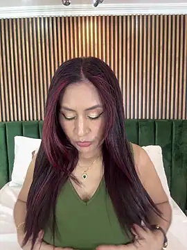 Snapshot of MonicaMoret chatting on April 18, 2026, 12:20 pm MonicaMoret online show from April 18, 2026, 12:20 pm