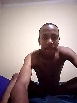 Snapshot of bobzerr chatting on November 13, 2025, 11:03 pm bobzerr online show from November 13, 2025, 11:03 pm