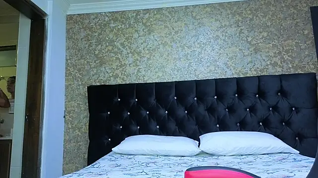 stella xue online show from November 4, 2025, 10:42 pm