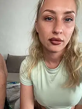 Snapshot of belle98 chatting on March 21, 2025, 1:56 pm belle98 online show from March 21, 2025, 1:56 pm