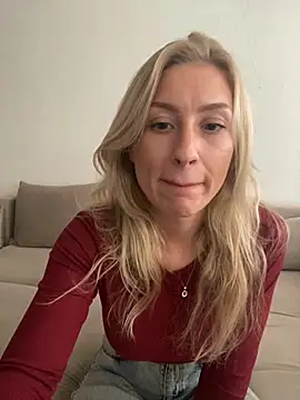 Snapshot of belle98 chatting on October 2, 2025, 4:25 pm belle98 online show from October 2, 2025, 4:25 pm