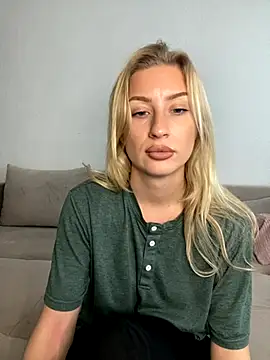 Snapshot of belle98 chatting on November 25, 2025, 9:42 am belle98 online show from November 25, 2025, 9:42 am