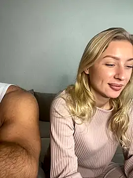 Snapshot of belle98 chatting on December 2, 2025, 12:32 pm belle98 online show from December 2, 2025, 12:32 pm