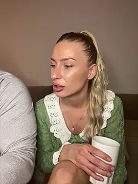 Snapshot of belle98 chatting on December 13, 2025, 7:53 pm belle98 online show from December 13, 2025, 7:53 pm