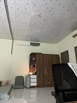 Baby Claraa online show from March 6, 2025, 9:36 am