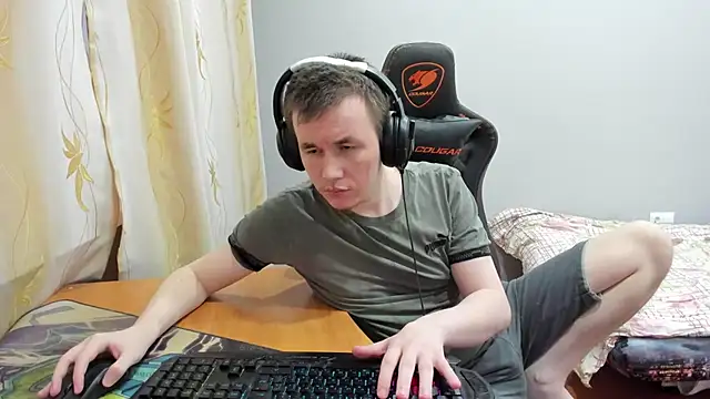 iliaskrislove online show from November 13, 2025, 3:49 am