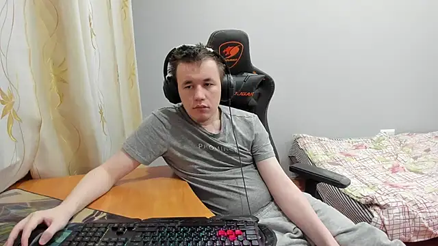 iliaskrislove online show from November 26, 2025, 7:26 pm