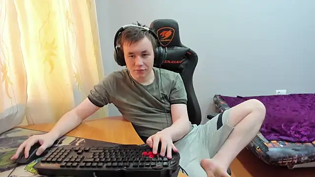 iliaskrislove online show from December 20, 2025, 6:31 am