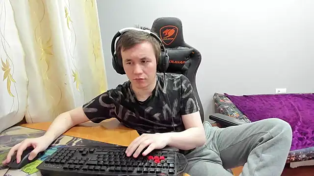 iliaskrislove online show from December 22, 2025, 10:40 pm