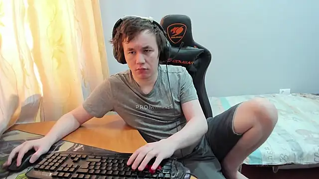 iliaskrislove online show from February 13, 2026, 7:04 am