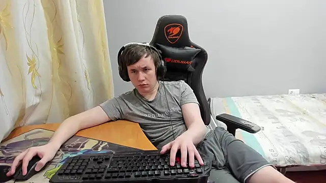 iliaskrislove online show from February 15, 2026, 11:34 pm