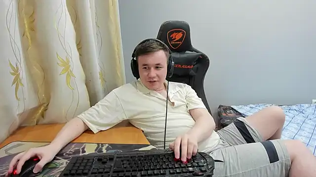 iliaskrislove online show from May 7, 2026, 5:29 pm