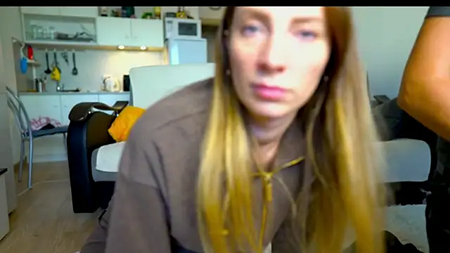 Snapshot of littlesweettifany chatting on September 30, 2025, 1:38 pm littlesweettifany online show from September 30, 2025, 1:38 pm