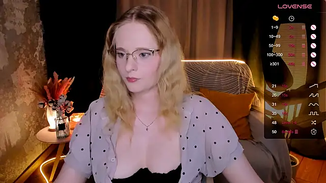 Aemilia  online show from November 10, 2025, 8:35 am