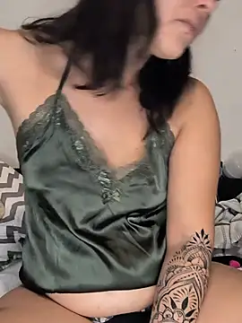 Snapshot of Linalicious chatting on June 26, 2026, 1:26 pm Linalicious online show from June 26, 2026, 1:26 pm