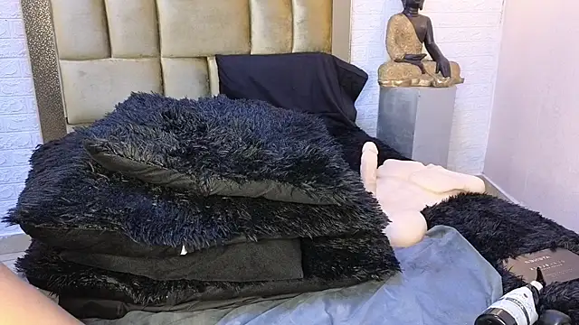 ximenawilliamss online show from January 26, 2025, 2:52 pm