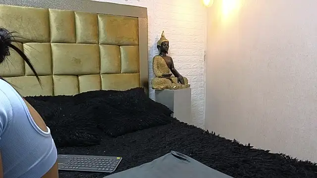 ximenawilliamss online show from February 12, 2026, 8:04 pm