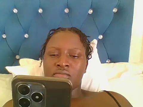 Snapshot of Heavy_ass chatting on September 9, 2025, 6:13 am Heavy ass online show from September 9, 2025, 6:13 am