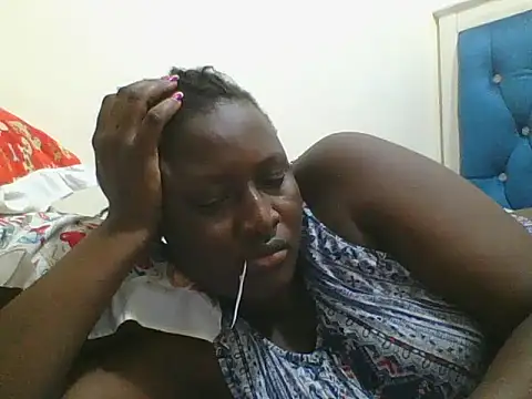 Snapshot of Heavy_ass chatting on November 9, 2025, 7:34 pm Heavy ass online show from November 9, 2025, 7:34 pm