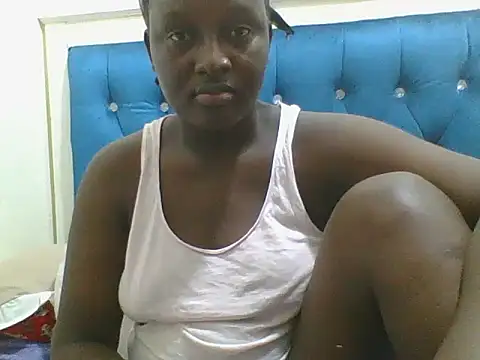 Snapshot of Heavy_ass chatting on November 12, 2025, 9:14 pm Heavy ass online show from November 12, 2025, 9:14 pm