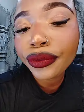 Snapshot of Sugartonguexx chatting on February 16, 2026, 7:21 pm Sugartonguexx online show from February 16, 2026, 7:21 pm