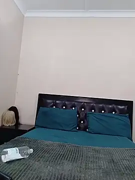 Snapshot of Sugartonguexx chatting on March 12, 2026, 9:54 pm Sugartonguexx online show from March 12, 2026, 9:54 pm