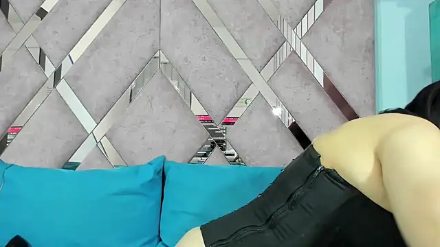 Mulan sexy01 online show from December 1, 2025, 8:14 pm