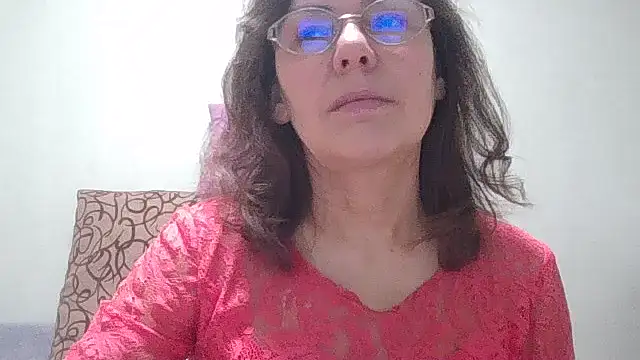 Snapshot of HollyJewel chatting on February 25, 2026, 6:39 pm HollyJewel online show from February 25, 2026, 6:39 pm