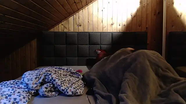 BoeseMoni1998 online show from February 19, 2025, 11:49 am