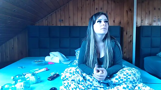 BoeseMoni1998 online show from March 9, 2025, 11:47 am