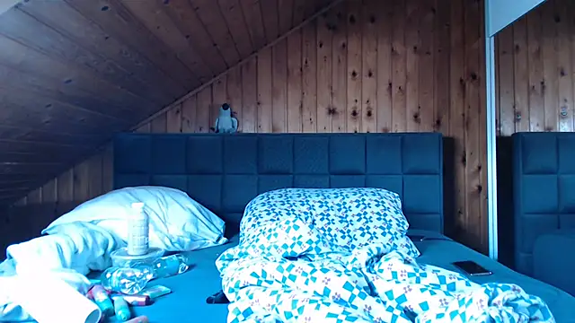 BoeseMoni1998 online show from October 19, 2025, 8:37 am