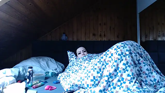 BoeseMoni1998 online show from October 26, 2025, 8:31 am