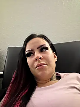 BoeseMoni1998 online show from November 20, 2025, 7:46 pm