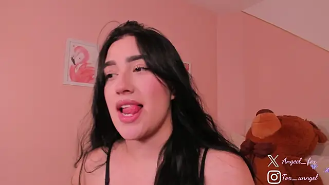 angeel fox online show from October 7, 2025, 2:53 am