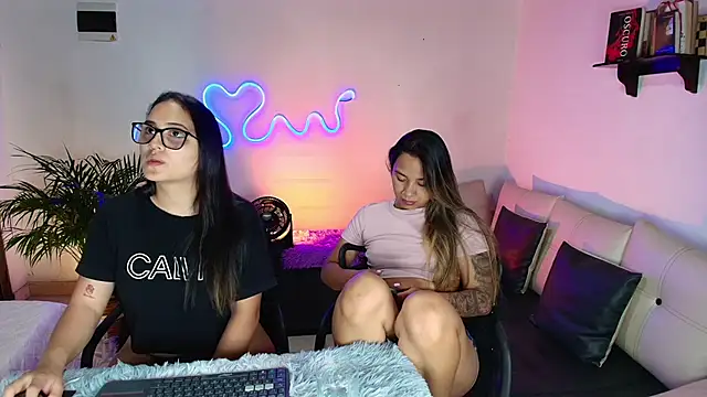 Jules n Gia online show from January 30, 2025, 11:55 pm