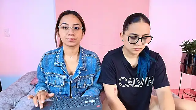 Jules n Gia online show from October 29, 2025, 10:28 am