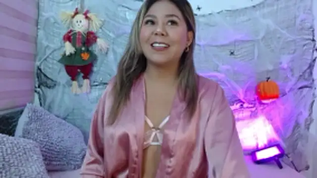 Snapshot of AriannaTorres chatting on October 20, 2025, 12:05 pm AriannaTorres online show from October 20, 2025, 12:05 pm