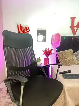 Snapshot of AriannaTorres chatting on November 18, 2025, 11:03 am AriannaTorres online show from November 18, 2025, 11:03 am