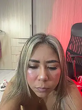 Snapshot of AriannaTorres chatting on November 27, 2025, 11:01 am AriannaTorres online show from November 27, 2025, 11:01 am