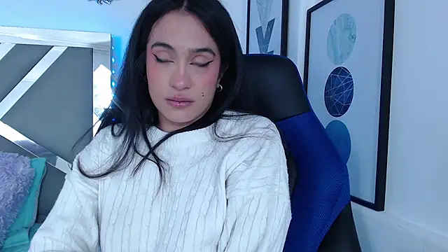 Snapshot of ZaraDames_ chatting on January 25, 2025, 5:29 am ZaraDames online show from January 25, 2025, 5:29 am