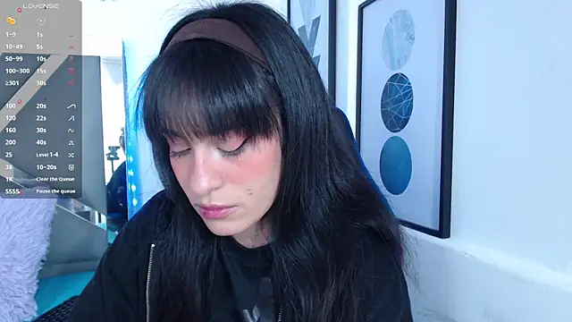 Snapshot of ZaraDames_ chatting on February 6, 2025, 5:25 am ZaraDames online show from February 6, 2025, 5:25 am