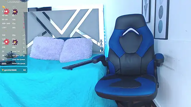 Snapshot of ZaraDames_ chatting on February 7, 2025, 11:34 am ZaraDames online show from February 7, 2025, 11:34 am