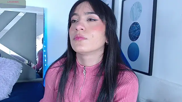 Snapshot of ZaraDames_ chatting on February 16, 2025, 6:21 am ZaraDames online show from February 16, 2025, 6:21 am